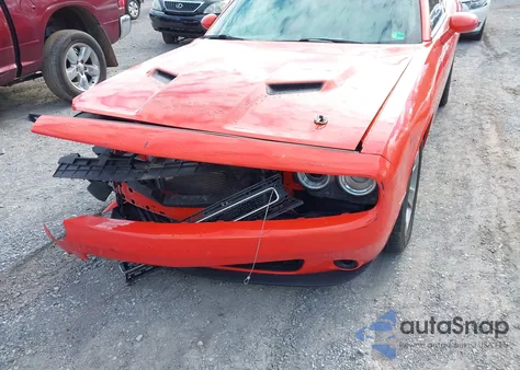 2019 Dodge Challenger Sxt z USA, uszkodzony, nr VIN 2C3CDZAGXKH701651